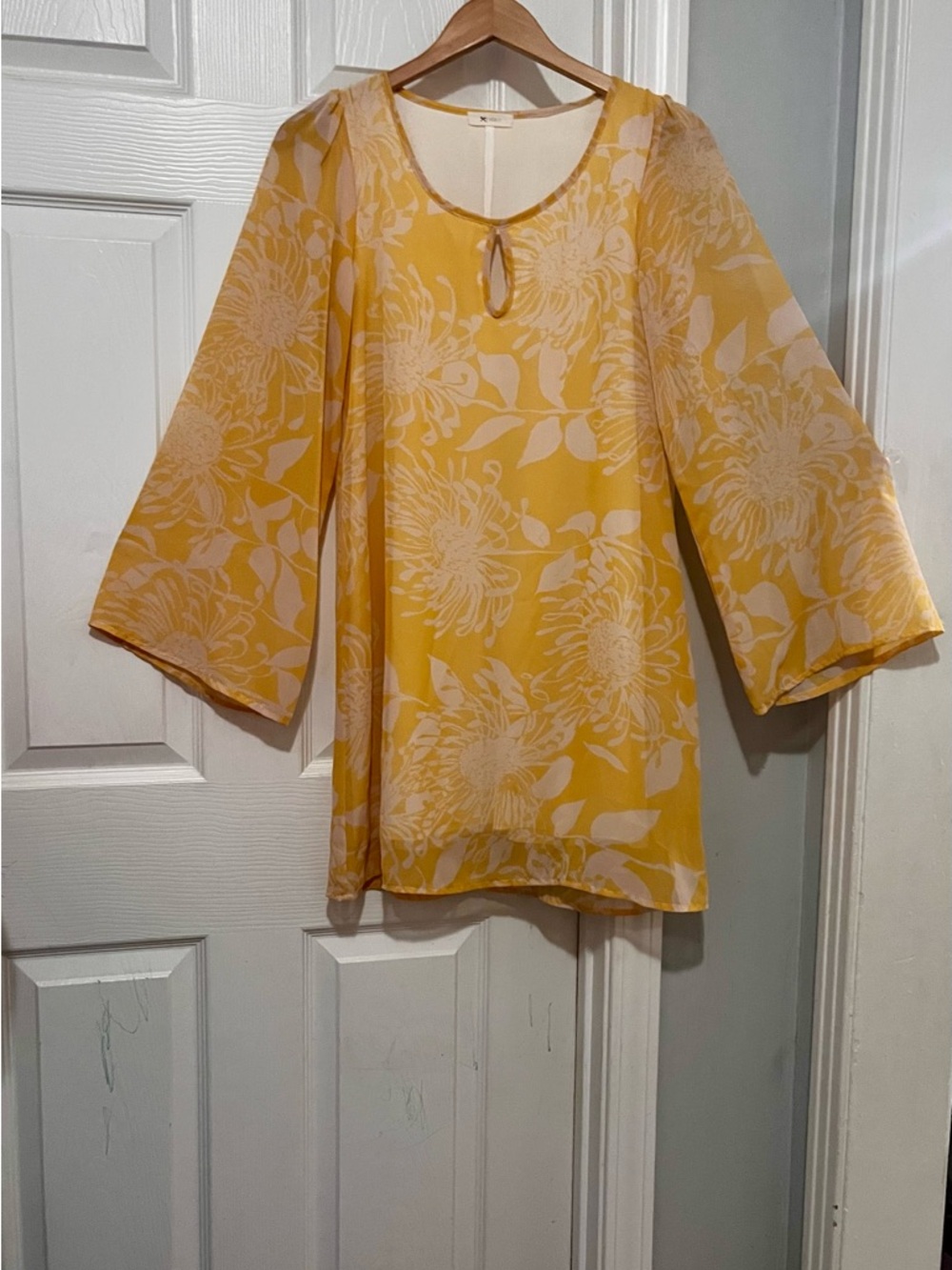 Lightweight Floral Keyhole Tunic - Yellow